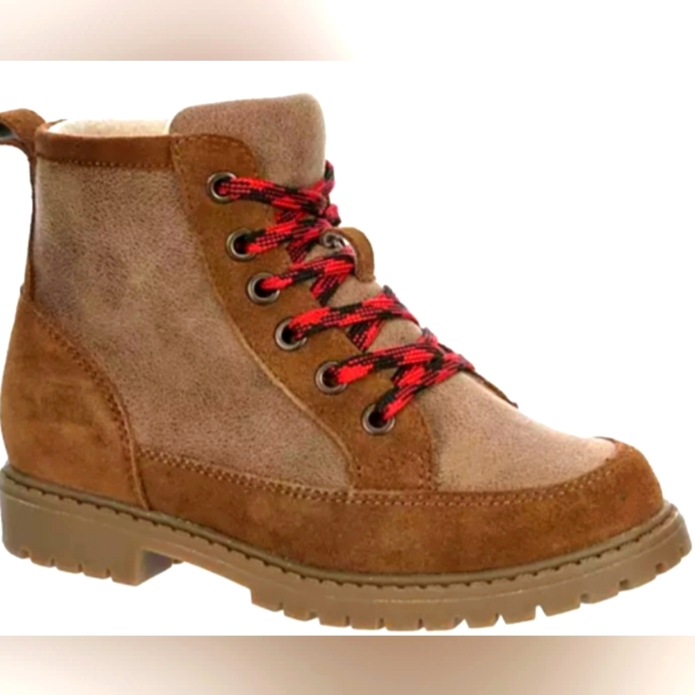 NWT Boys boots